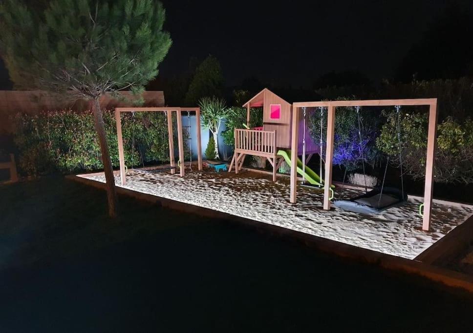 브덴느 Maison De Vacances Contemporaine Avec Piscine 빌라 외부 사진