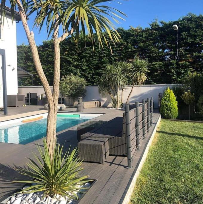 브덴느 Maison De Vacances Contemporaine Avec Piscine 빌라 외부 사진