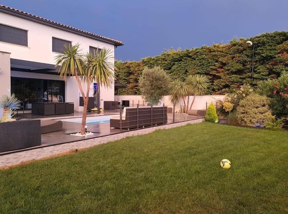 브덴느 Maison De Vacances Contemporaine Avec Piscine 빌라 외부 사진